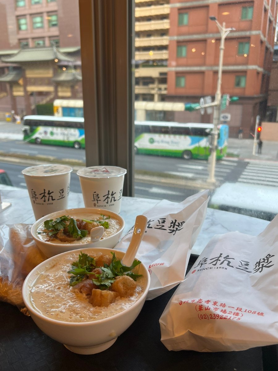 nf38966090's tweet photo. Had breakfast with colleagues🙆‍♀️😋 https://t.co/lI7vmkjfhC