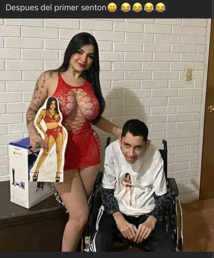 DesgraciaMexica's tweet photo. Se filtra foto con la probable causa de muerte de Andrés García. Autoridades señalan que le estalló la bombita. La Fiscalía investiga #AlMomento #QEPD #AndrésGarcía #Chanoc #ViejoCochino https://t.co/WkSzugN7So