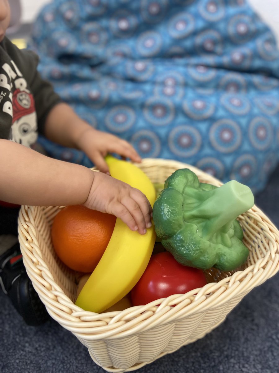 MsJiJionline's tweet image. food and vegetable recognition through #play 

#HowDoesLearningHappen #HighScope #PLASP @PLASP_CCS @WintergreenLM