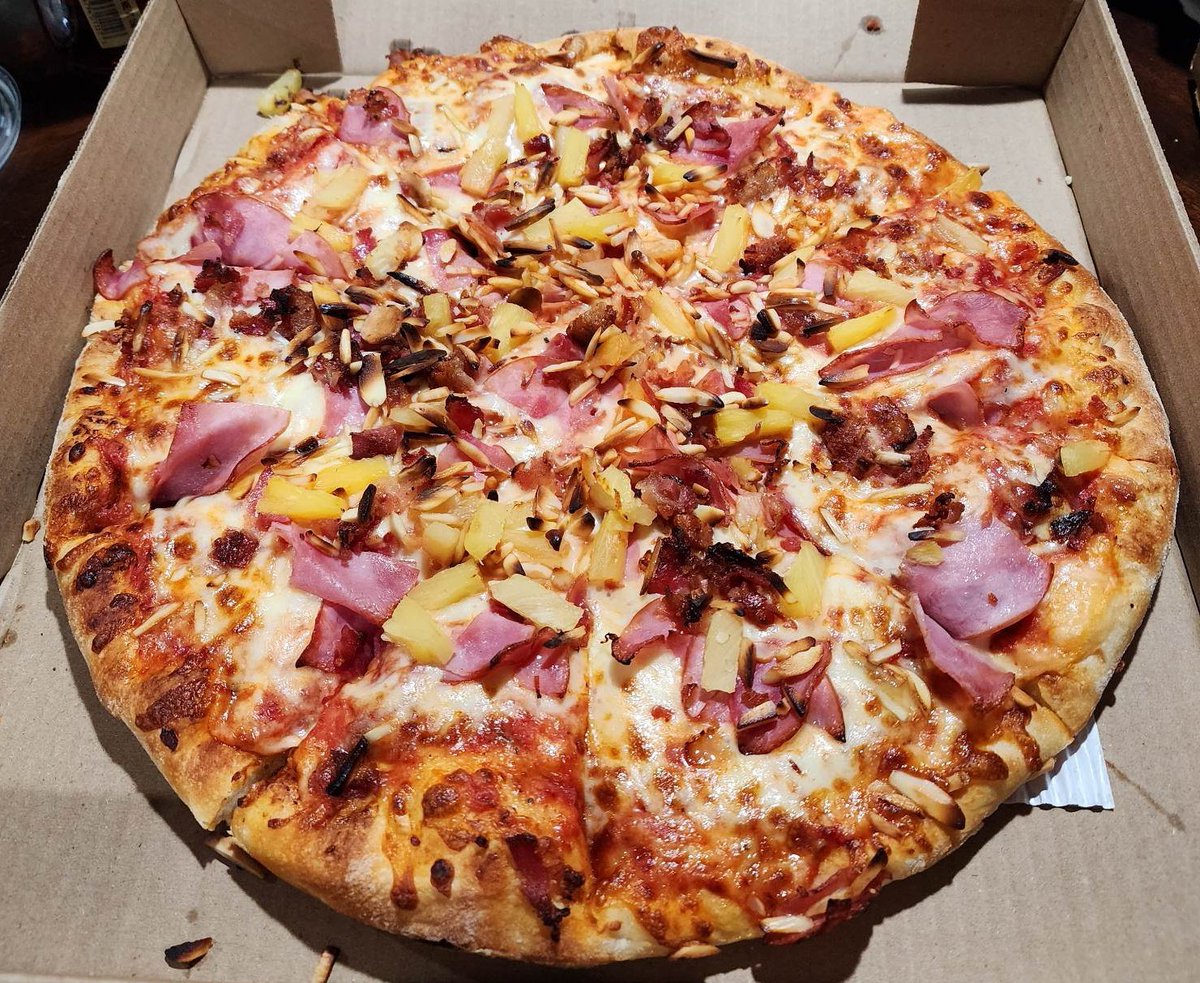 Hawaiian Pizza with Almonds - Two Guys Pizza Pies (Livonia, MI)

#Pizza #Hawaiian #Detroit #Michigan #DetroitEats #Yum #Hungry #Eaaaaats #Eater #Food #Dinner #Pineapple #PineapplePizza #PizzaReviewTime #Livonia #pizzatime #pizzanight #detroitstylepizza #DetroitStyle #AllThePizza