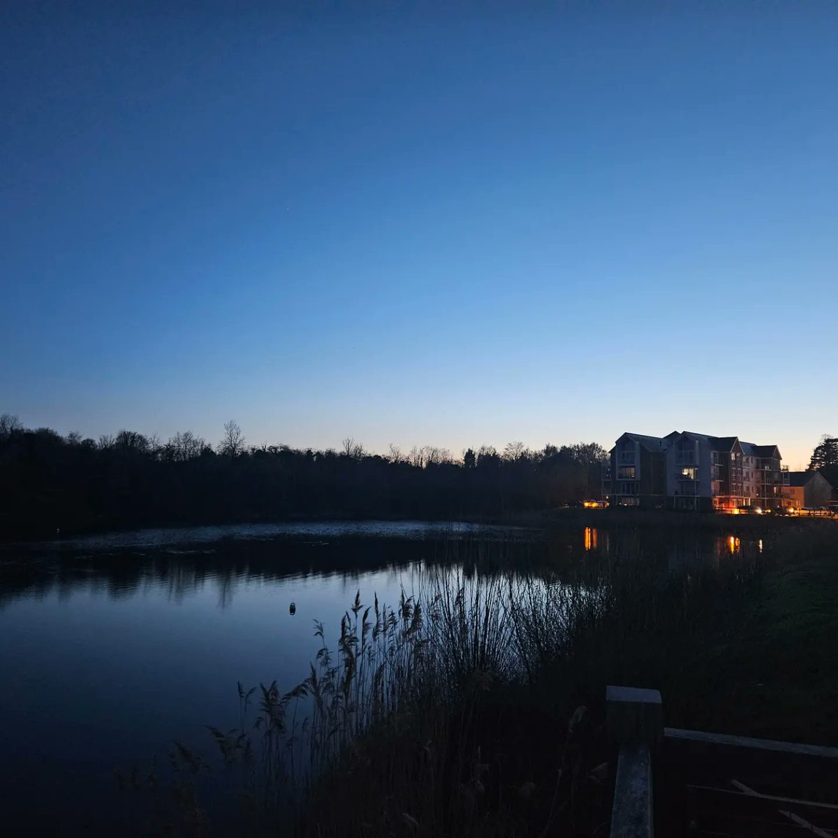 ashshaw8's tweet photo. Twilight at Holborough lakes ....love where I live https://t.co/sui7CqfC5X