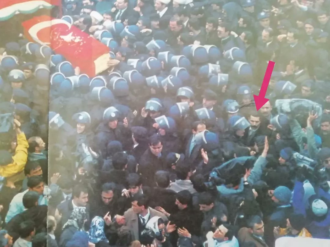 Her kim ki Türk’e, Atatürk’e düşmandır. Biliniz ki onlar Malazgirt’te, İstanbul’un fethinde, Çanakkale’de, İstiklal harbinde mağlup ettiklerimizin Anadolu’da kalmış tohumlarıdır.
#başbuğ Alparslan Türkeş

Rahmet, minnet ve saygıyla..