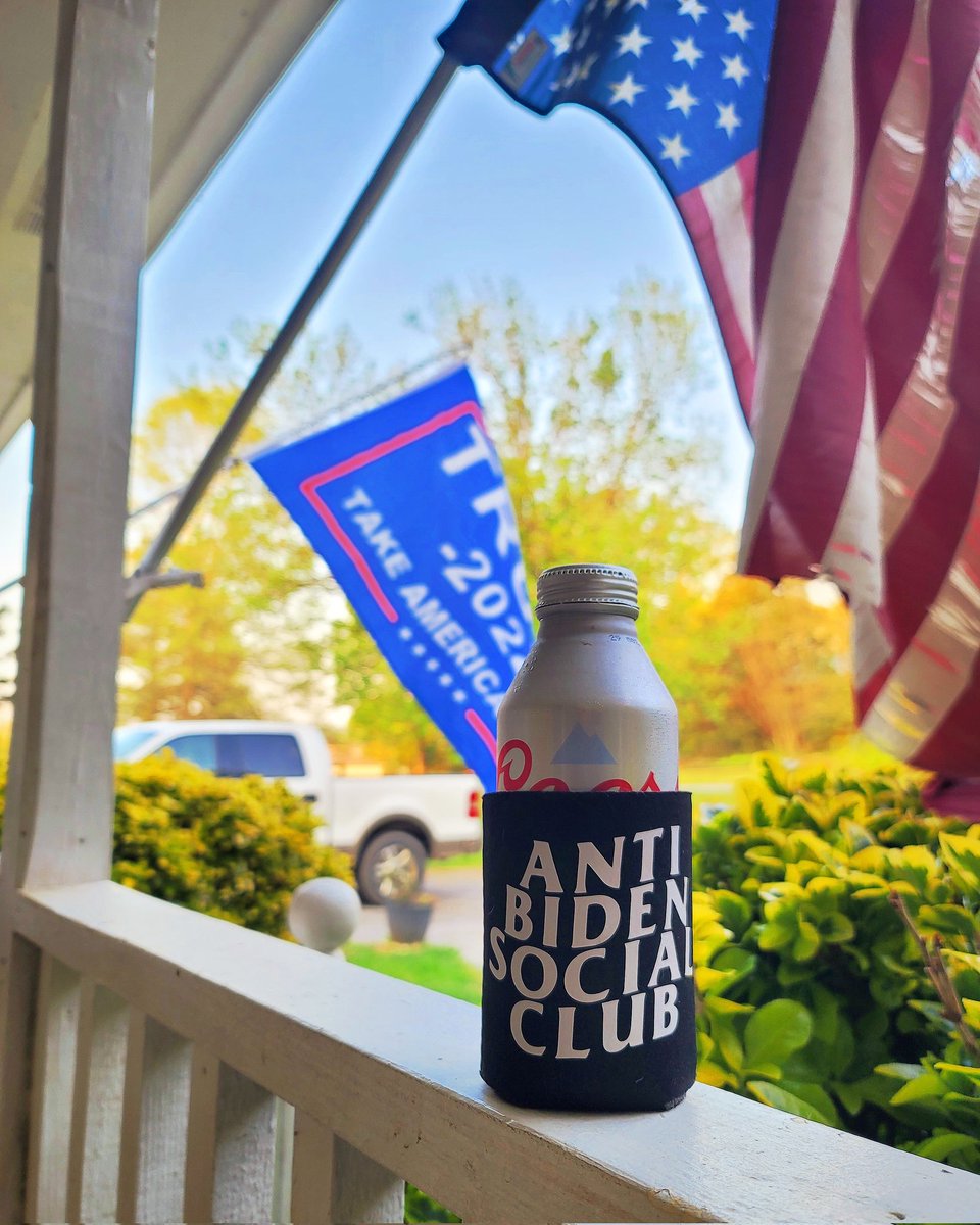 taracochran's tweet photo. A decision was made today.
#RealWomenDontDrinkBudLight #SurgeryAndASkirtDoesntMakeYouAWoman #AntiBidenSocialClub #Trump2024 #BuyStockInMillerCoors #SaveAmerica #SaveBudLight https://t.co/owxIpF2xeI
