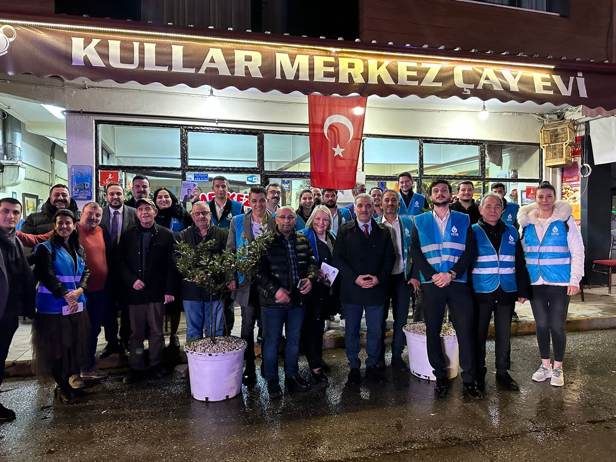 GamzeeDurmazzz's tweet photo. Başiskele İlçe Teşkilatımızla, Başiskele - Kullar'da esnaf ve kahvehane ziyaretindeydik..
#DEVAgelsin
@alibabacan @devapartisi https://t.co/i3wOpdVjGJ