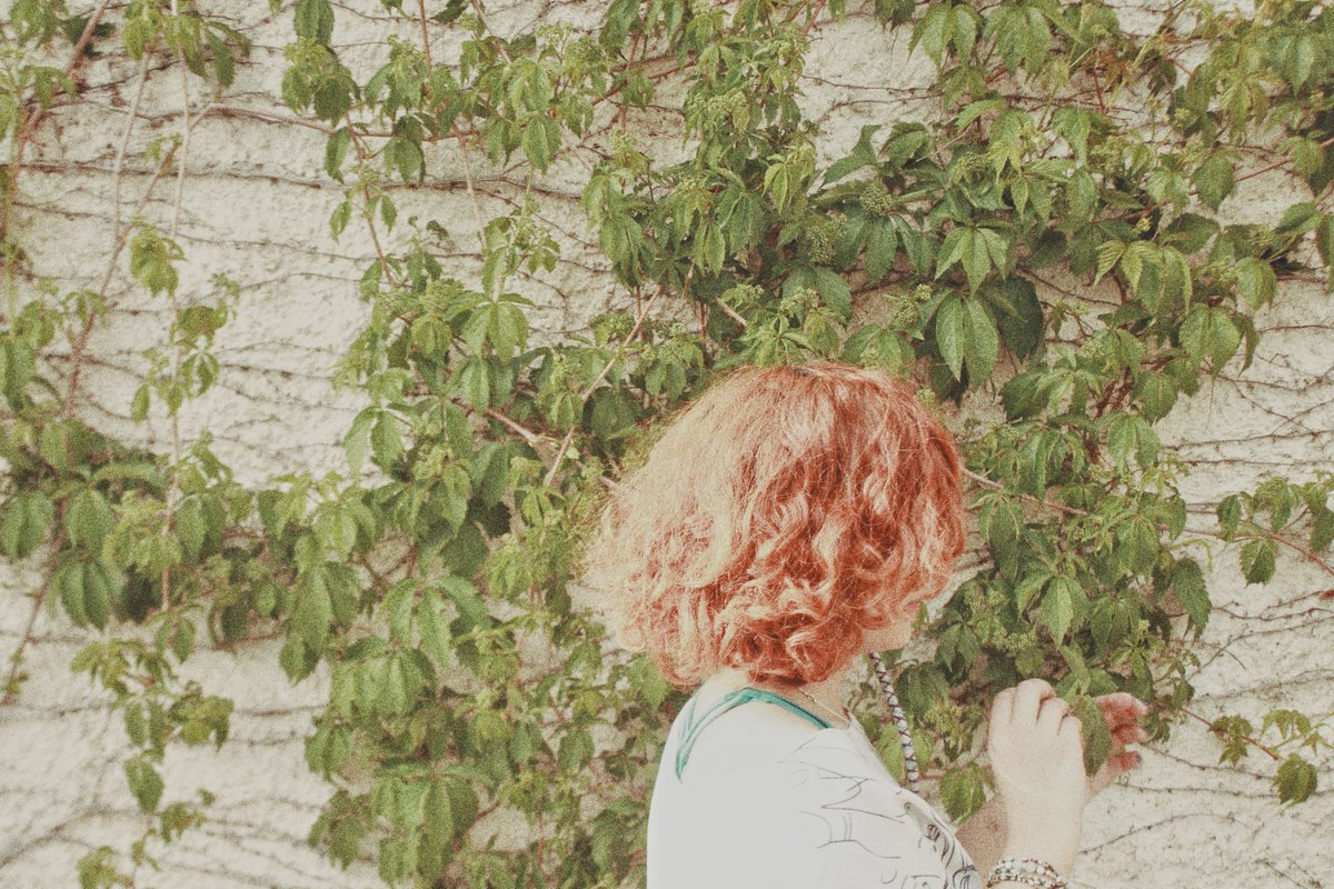 fataeism's tweet image. it takes one minute to make someone's day, and even less to end it.
#NFTCommunity 
#nftphotography 
#fataeism
#selfie