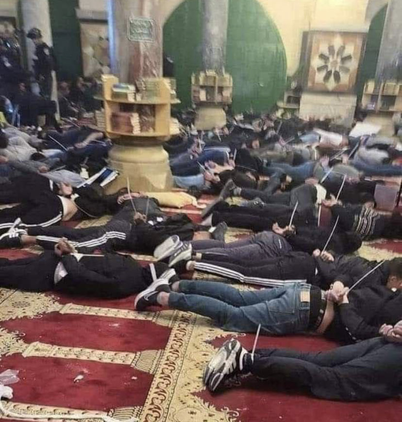 DrSamiAmeri's tweet photo. الآن في المسجد الأقصى… في أرض الرباط 
(قل الله ينجيكم منها ومن كل كرب) https://t.co/WvWJw0ZbQM