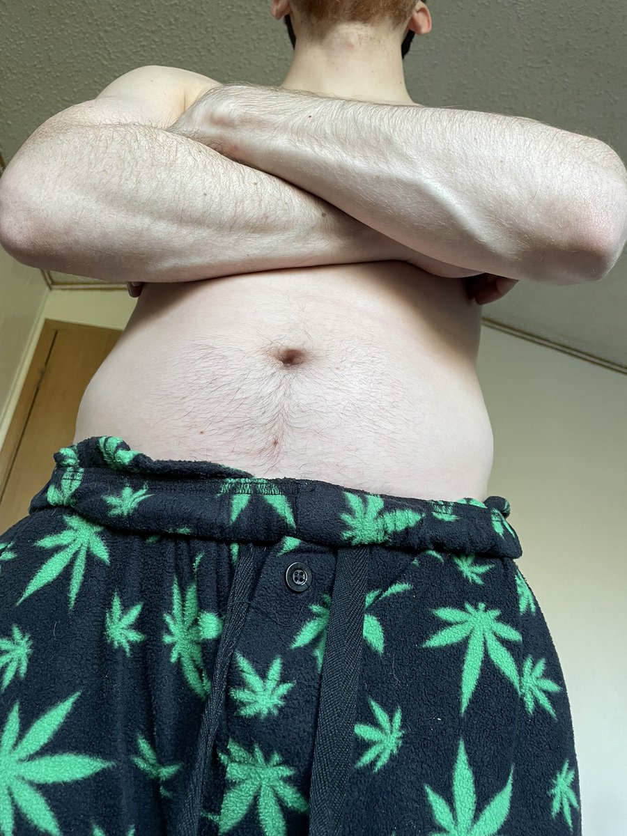 liamstrokes's tweet photo. on your knees https://t.co/PsmTrReycg