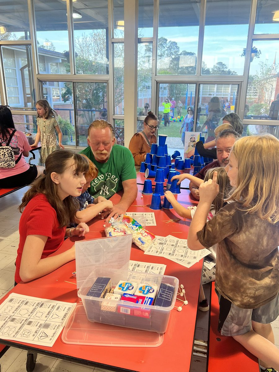 StedmanPonies's tweet photo. STEM night fun! https://t.co/gEWoS9x1HQ