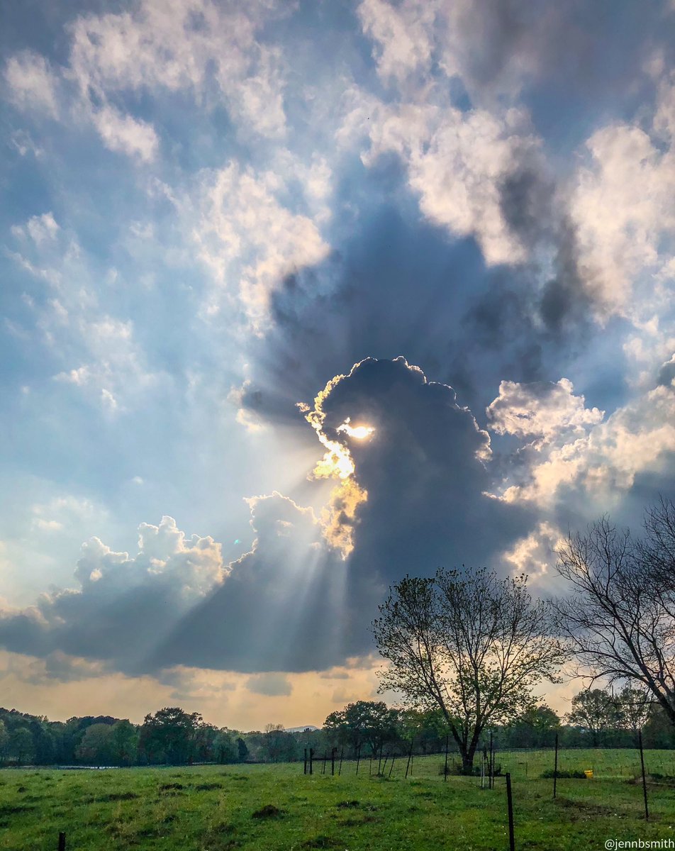 So many things to see in this picture. The sky was beautiful tonight! #farmlifebestlife #gawx <a href="/spann/">James Spann</a> @RyanBeesleyFox5 <a href="/StormHour/">#StormHour</a>