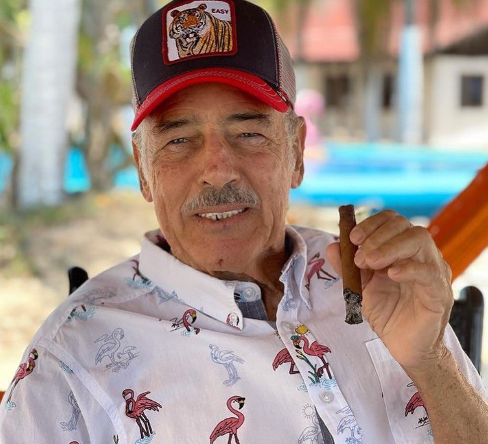 corridosybandas's tweet photo. Descanse en Paz Andrés García.🙏🏾 https://t.co/mKHZfjAtTw