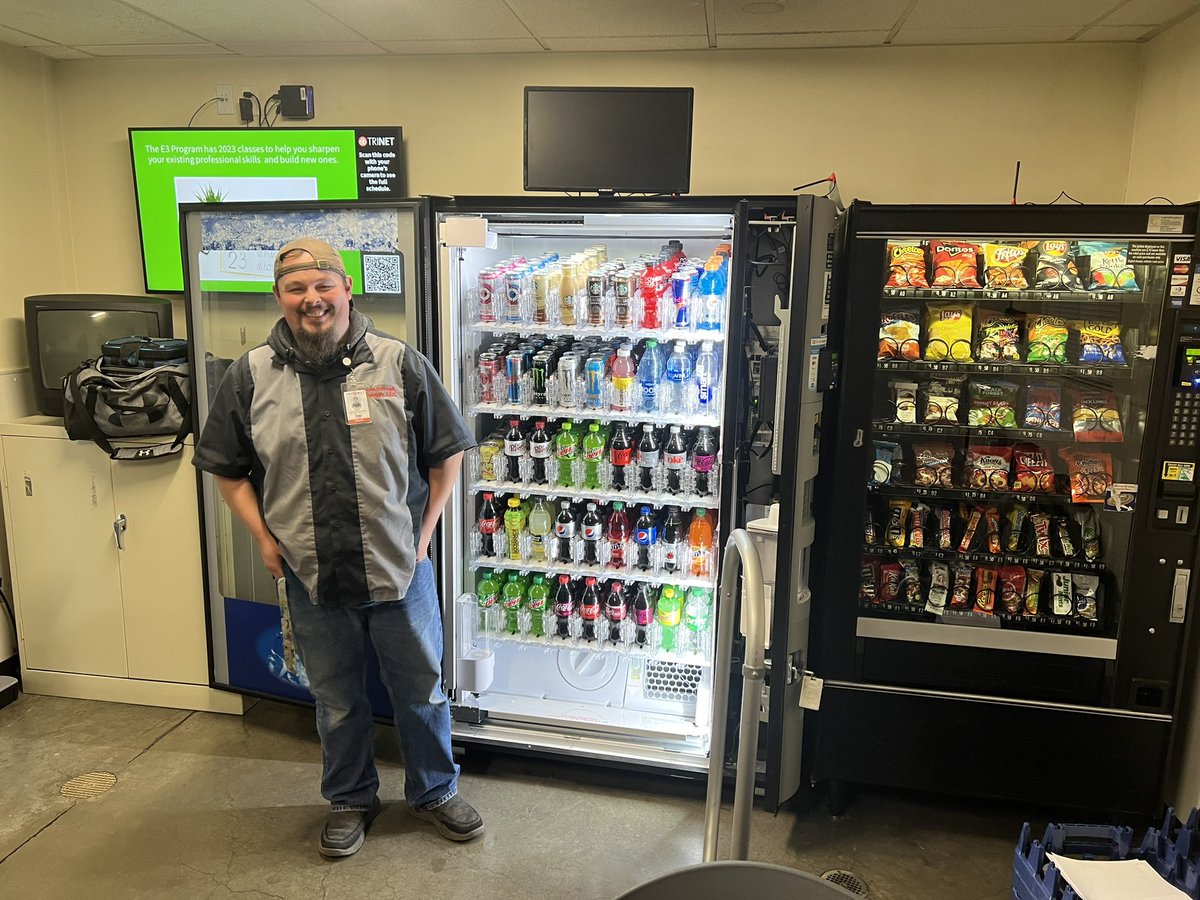 Dan_Christensen's tweet photo. The most popular guy at the transit center! The guy who delivers caffeine… it must be Tuesday #transitlife #busdrive @trimet #Portland https://t.co/YjTf6K3oJN