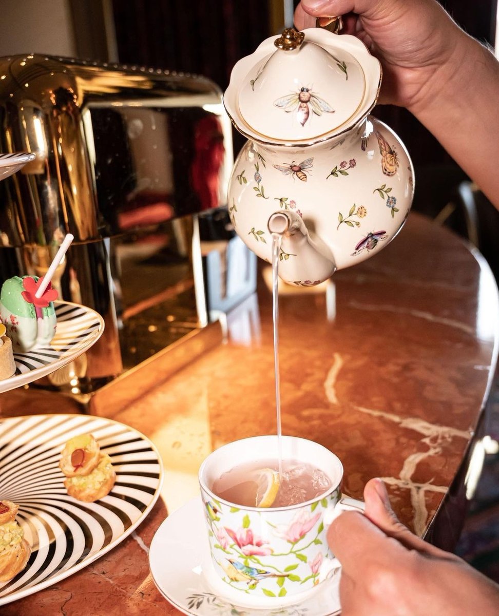 VirginHotelsLV's tweet photo. Fall down the rabbit hole this Easter and show up for The Shag Room's Upside Down Tea. 🐰🫖 Put on your Sunday best and join us on April 9 for a pinkies-up kind of party, complete with luxe Easter pastries and boozy teapots. 

https://t.co/k7JR4r5sHy
⁠
📸:  The Shag Room https://t.co/gQDLkiwf6A