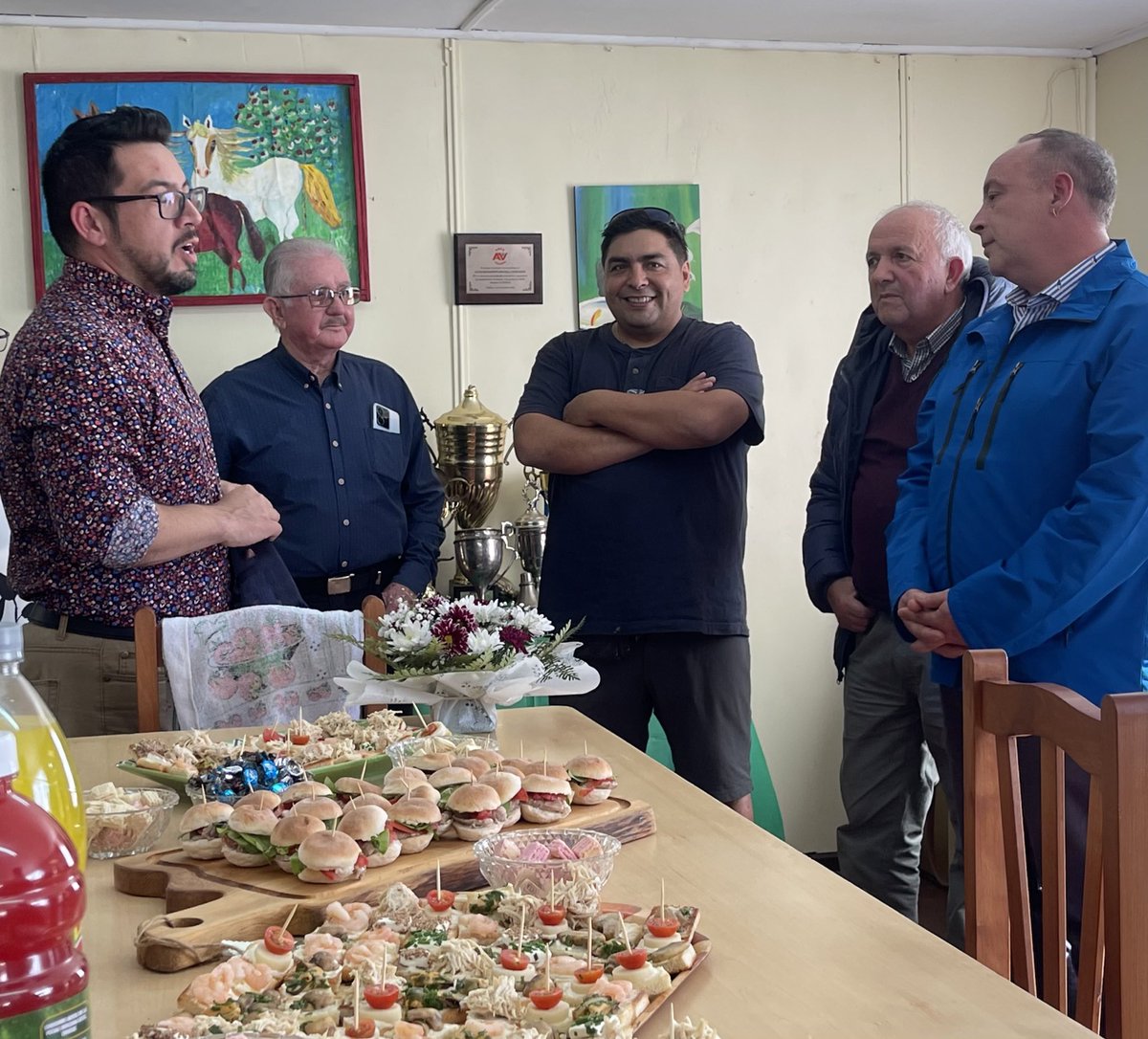 CDESuperior's tweet photo. Agradecemos a @LosRiosBBNN y seremi @JorgePachecoRo7 x la concesión otorgada que permitirá a nuestro club contar con una sede donde podremos seguir desarrollando el deporte y actividad física en la comunidad #valdiviaCL abierta para tod@s quieran participar de nuestro proyecto!💚 https://t.co/nCb0rsU2sd