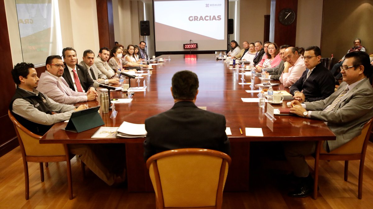 juliomenchaca_'s tweet photo. La transformación de Hidalgo sigue en marcha. 
Hoy en nuestra Reunión Mensual de Gabinete, revisamos resultados y proyectos en curso tras casi 7 meses de administración. https://t.co/0onR1icIvO