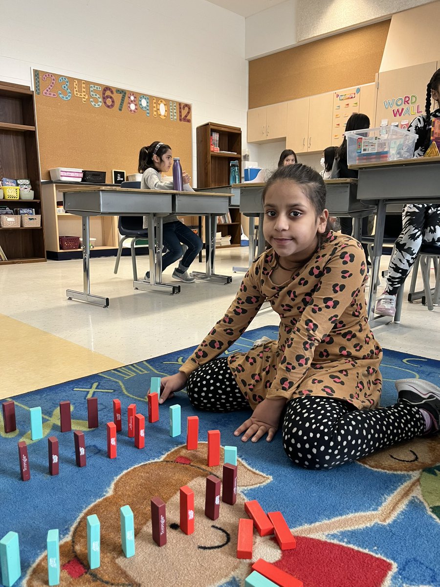 MsSavoie1's tweet photo. Soft entry is one of my favourite parts of the day! I love that my students get to start the day with some choice. Can’t wait to keep adding to this! @SomersetPS 😊 also thank you @SomDrPS_Council for the STEM activities!! https://t.co/KJMO4Noi5y
