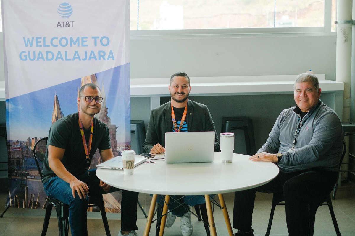 JonaTorres30's tweet photo. Last week we had our very first Job fair at proximity, a place were our experts got to know from subject matter experts in each position about their day to day and the skills to have to continue leveraging their career in AT&amp;T!! #SolizStrong https://t.co/HjRwCr7qPI
