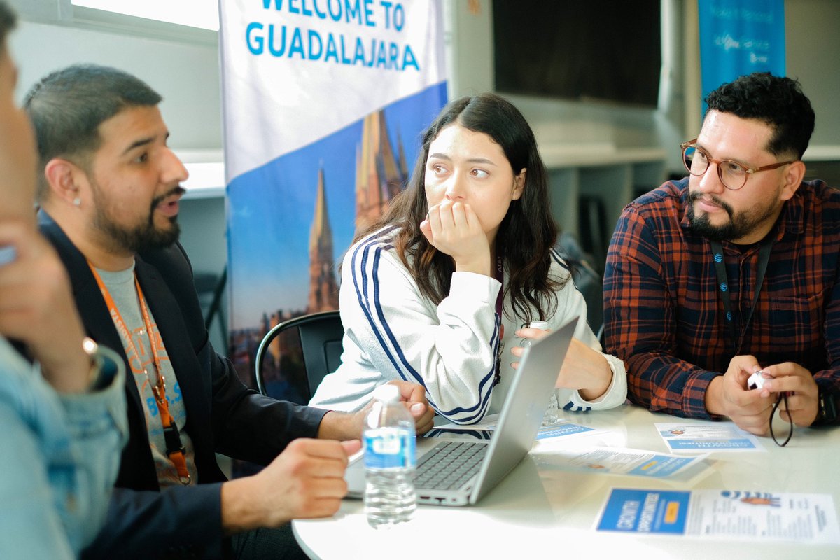 JonaTorres30's tweet photo. Last week we had our very first Job fair at proximity, a place were our experts got to know from subject matter experts in each position about their day to day and the skills to have to continue leveraging their career in AT&amp;T!! #SolizStrong https://t.co/HjRwCr7qPI