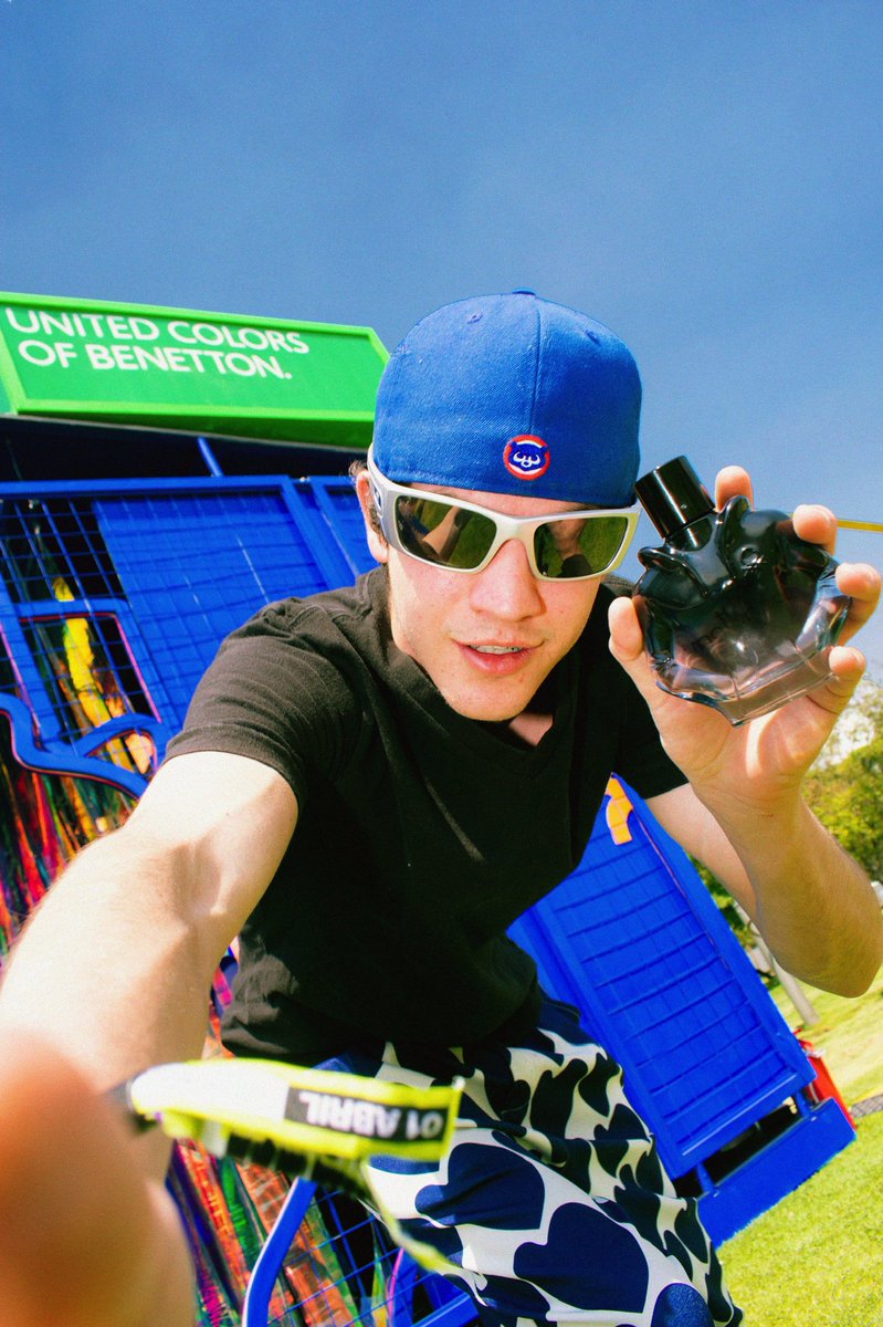 CROM_MAGAZINE's tweet image. We Are Tribe de Benetton x CROM
@benetton 

#BENETTONPERFUMES #WEARETRIBE #JOINTHETRIBE #WEARETRIBEINTENSE 
crommagazine.com/we-are-tribe-d…