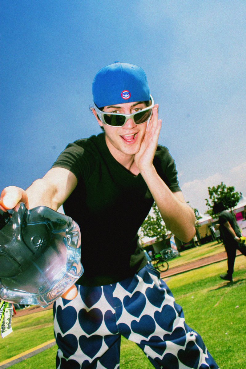 CROM_MAGAZINE's tweet image. We Are Tribe de Benetton x CROM
@benetton 

#BENETTONPERFUMES #WEARETRIBE #JOINTHETRIBE #WEARETRIBEINTENSE 
crommagazine.com/we-are-tribe-d…