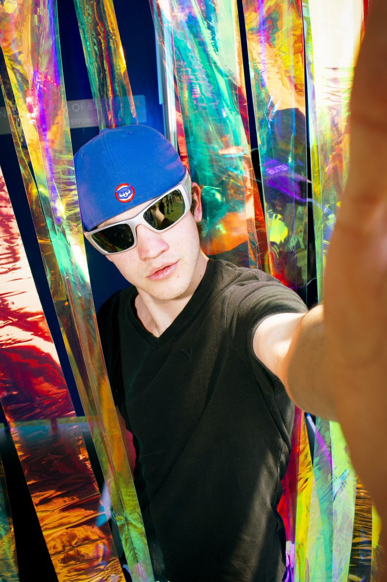 CROM_MAGAZINE's tweet image. We Are Tribe de Benetton x CROM
@benetton 

#BENETTONPERFUMES #WEARETRIBE #JOINTHETRIBE #WEARETRIBEINTENSE 
crommagazine.com/we-are-tribe-d…