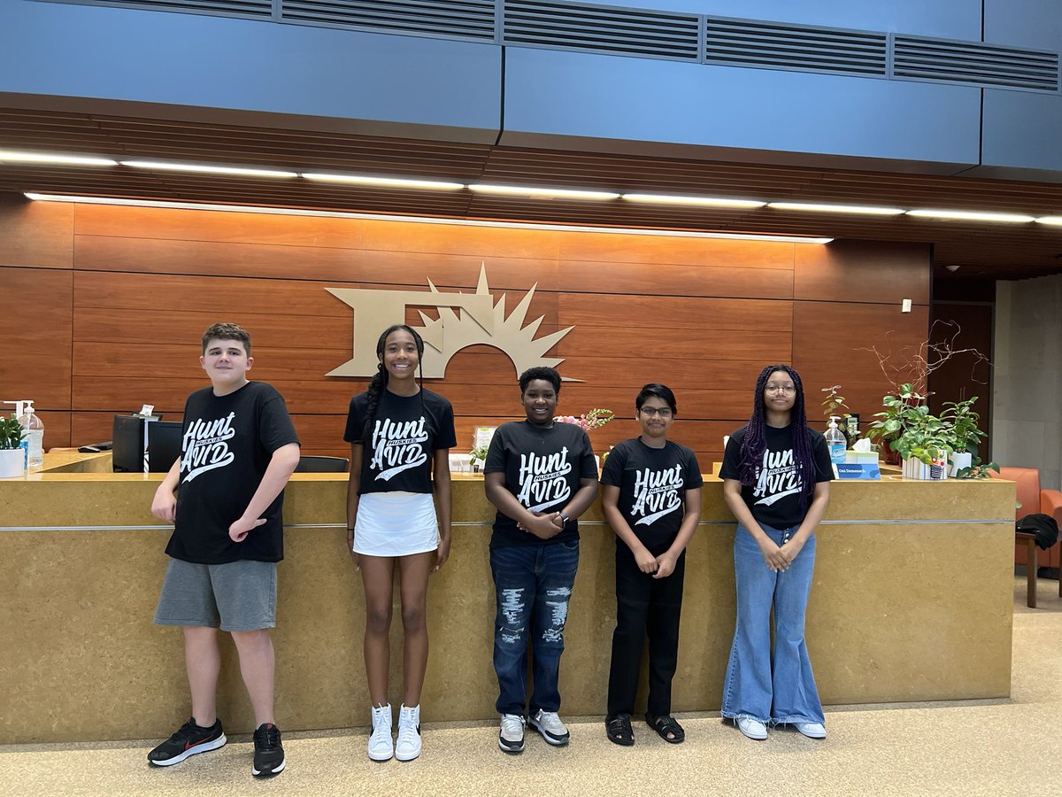 HuntMiddle's tweet photo. Our Hunt AVID students did a great job reciting the Pledge of Allegiance at tonight’s FISD board meeting. #HMSproud https://t.co/m7zRggTOok