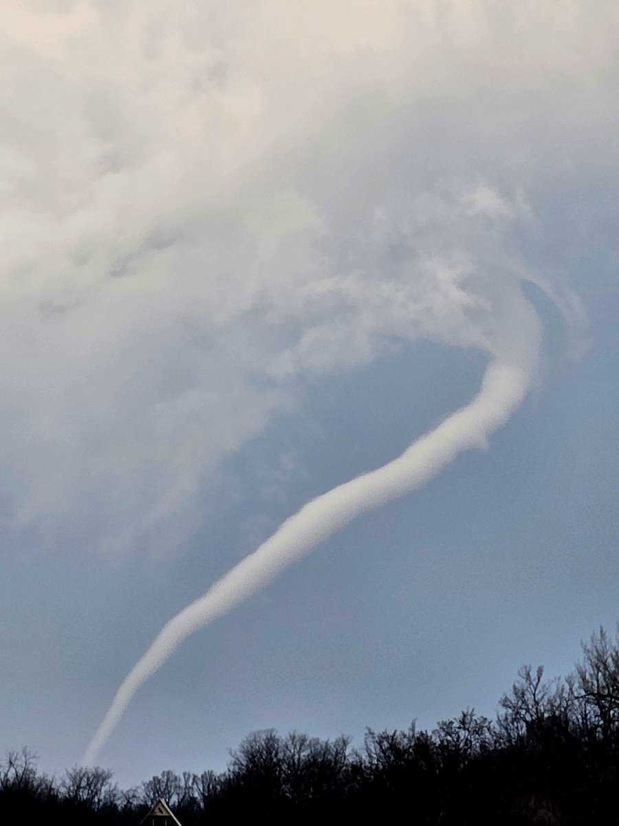 DanTMelby's tweet image. Beautiful rope tornado! North of Melcher Dallas. #iawx
