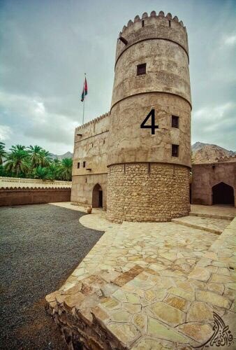 مسابقة #الشبكة_العمانية_المجتمعية 

السؤال الثاني عشر ( الجزء الثالث) 
(صور ومواقع )
 
 السموحة منكم راح نخلي السؤال صعب شويه بس اكيد ما  راح يغلبكم

- ما اسماء الحصون والبيوت الاثرية المرقمة في الصور وفي اي ولاية توجد مع ضرورة عمل هاشتاج للولاية بهذا الشكل مثلا #بوشر

شروط