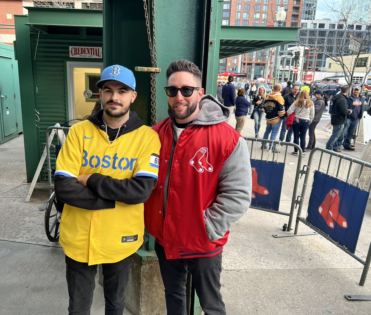 Just two guys who Love Sox Baseball 🤝🏻 @Jared_Carrabis #GoldBottles