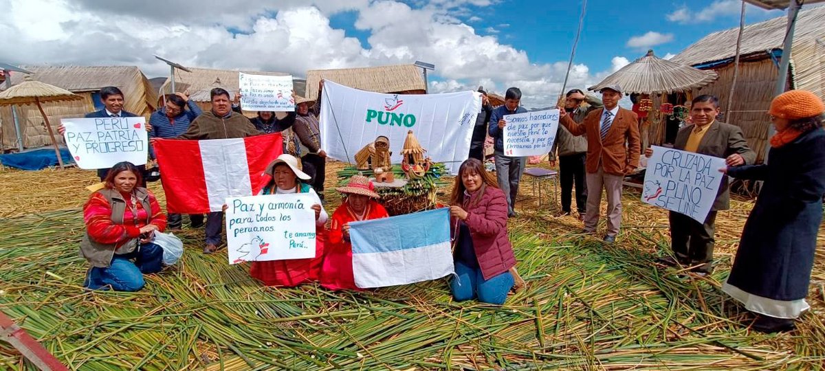 AlejoMunante's tweet photo. 🇵🇪#CruzadaPorLaPaz🕊| La Bandera por la Paz sigue recorriendo diferentes regiones del país para promover la Pacificación Nacional y la unión entre todos los peruanos. Más autoridades, org. sociales, líderes cristianos se vienen sumando a la firma simbólica de la bandera blanca.🙌 https://t.co/696nlI7A9h