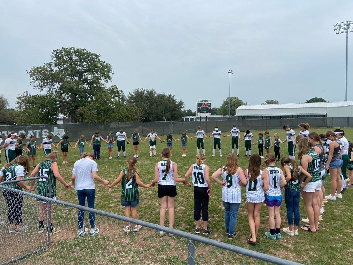 Santo Lady Cat Softball tweet media