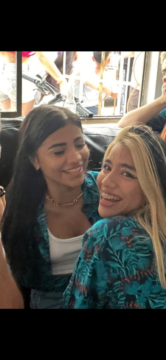 CastroRodrguez7's tweet photo. Ame Est día fue la confirmación d un amor real el incion d una grandios historia d amor q en el nombre d Dios durará asta q estén viejitas cad día su amor crec y nos dan la esperanza d q si existe la persona correct para cad corazón gracias mis niñas por alegrar mi💗
#LOVEYULERIA https://t.co/PQGC7AVWl5