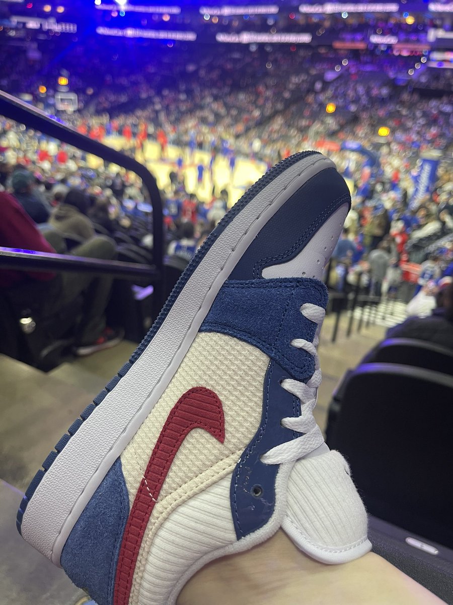 Amy Strauss tweet media