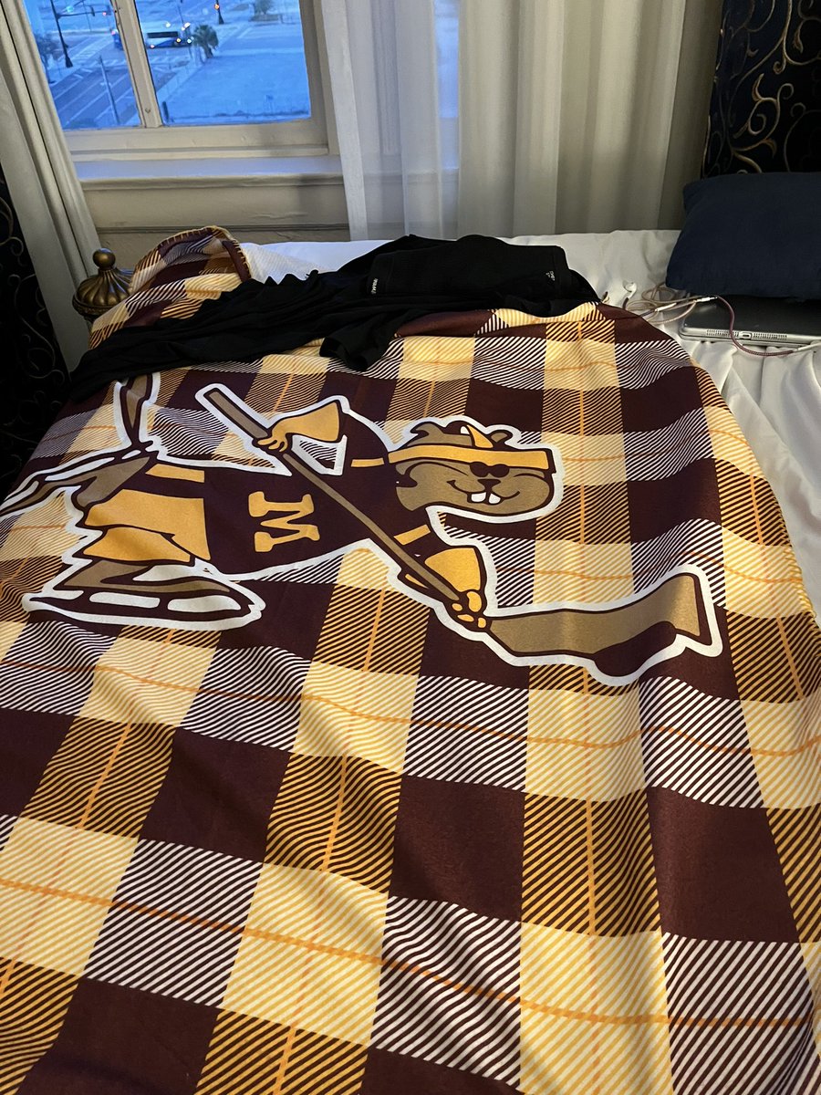 KimmerGHansen's tweet photo. Day one in Tampa for #FrozenFour @GopherHockey #2for6 stumbled across @urbancantina super delish Mexican food. And an early night since it was such an early morning! https://t.co/LQl7bQBQrh