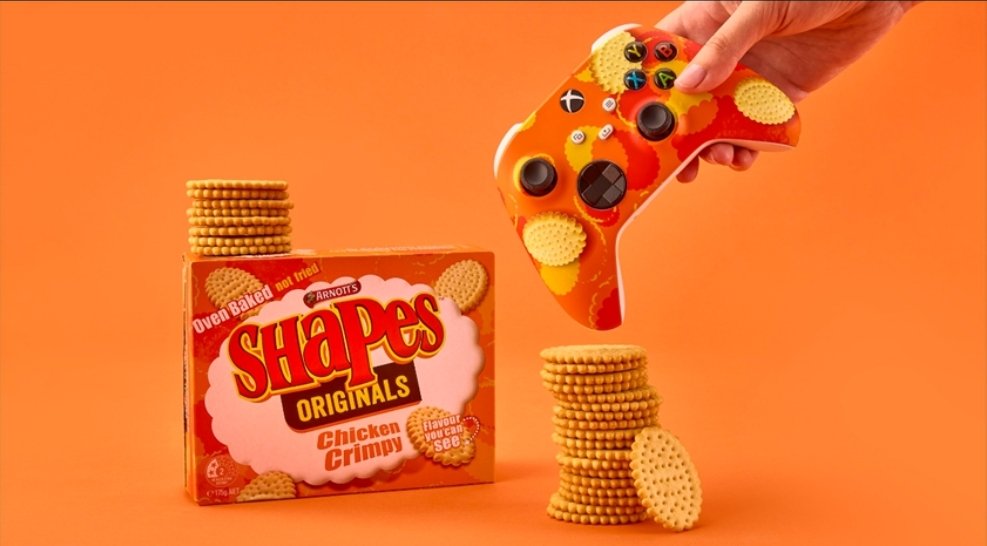 m3lzii6's tweet photo. Okay, now this is AWESOME.

Want a chance to win the satisfying limited edition Chicken Crimpy Xbox Series S? 

Enter the giveaway on the Shapes (@arnottsshapesau) Instagram page Or buy any pack of Shapes from Woolworths. 

I'm getting 20 boxes. ☺️😋

@XboxANZ #arnottsshapes https://t.co/fgMlb9RiO6