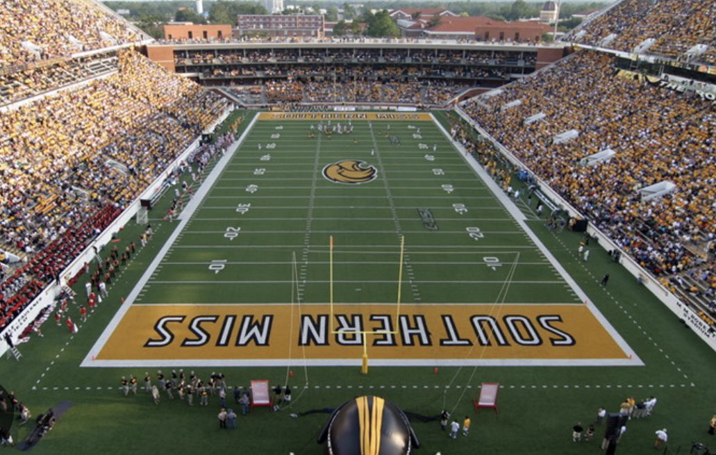 _SLIMEG's tweet image. Blessed to receive a ln offer from the University of southern miss. Go eagles🖤💛!