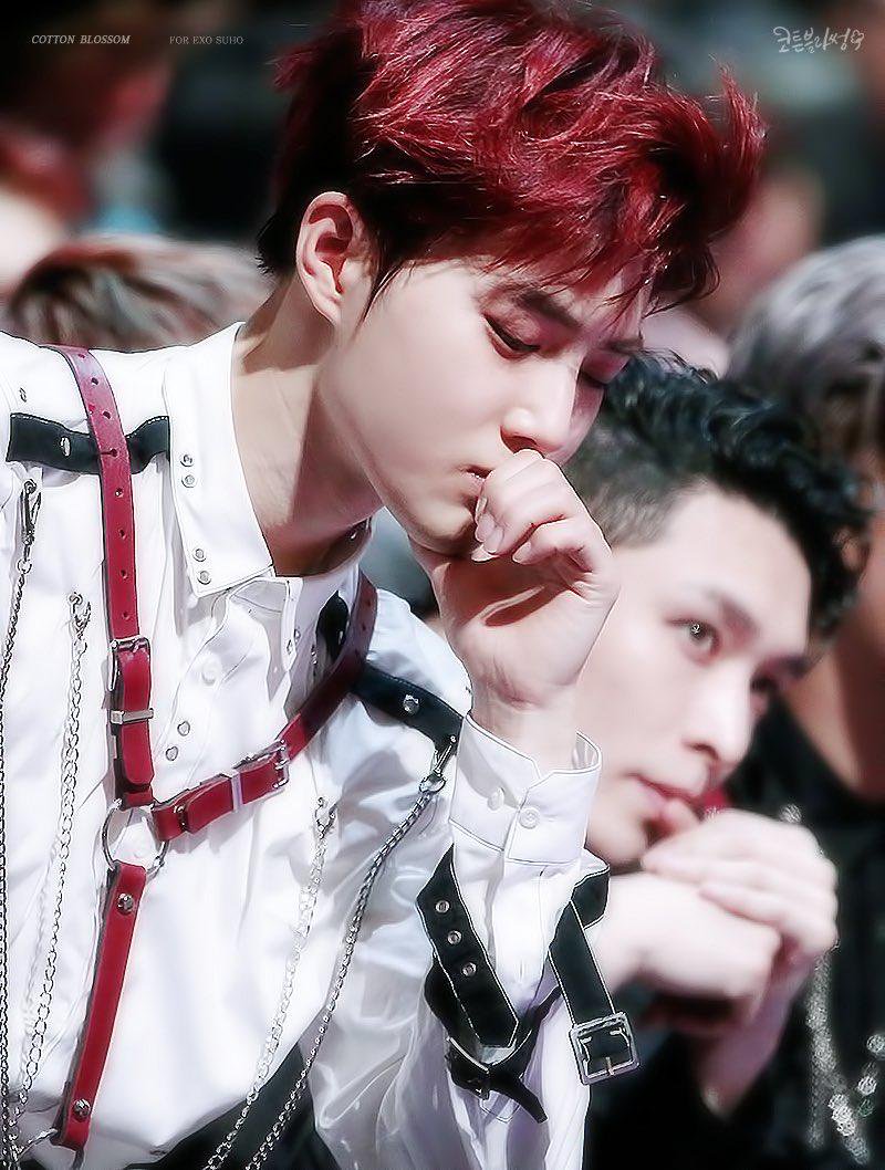 ExoTWTBot's tweet photo. Okay but this Junmyeon with this Sehun https://t.co/xyrTFLB1J7
