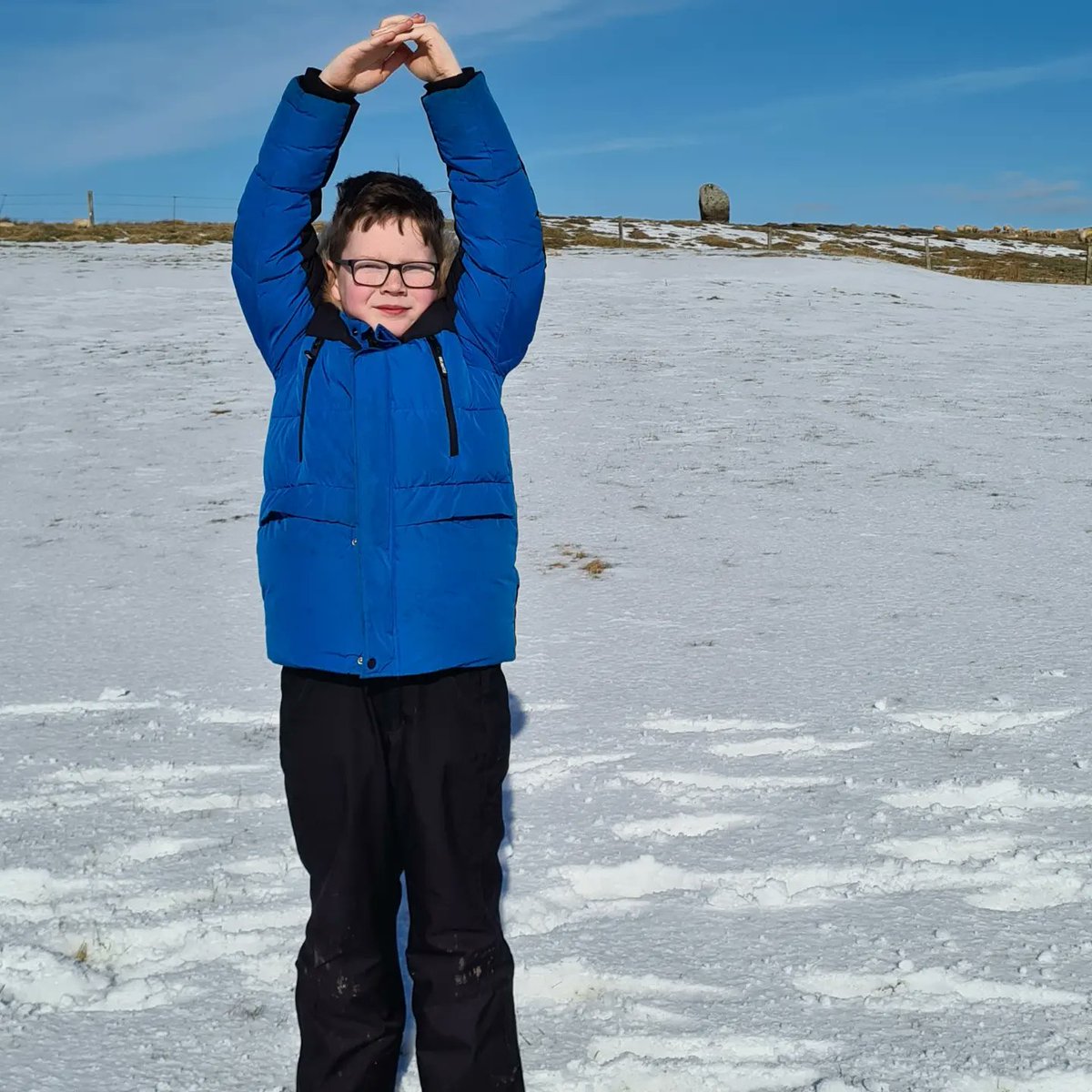 TheBrochProject's tweet image. And so, in memory of those monolith-makers, we decided to create our own #stonecircle, engaging in a little balancing and yoga as we stretched up to the sky. It was actually quite magical to see this place given some pomp a d ceremony once more, after 6,000 years!