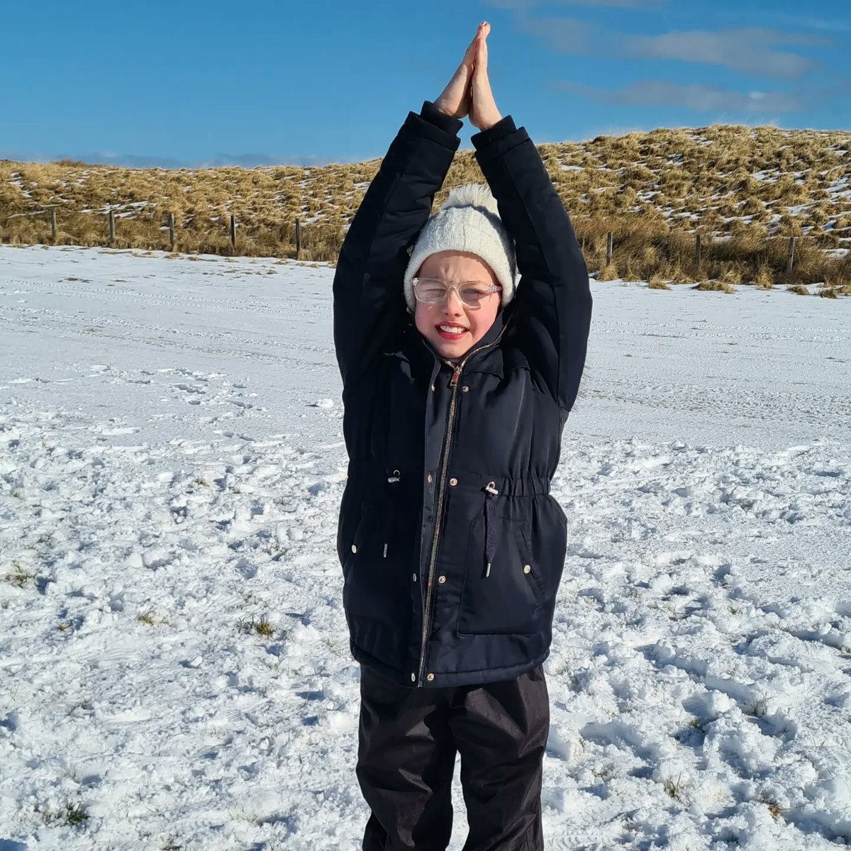 TheBrochProject's tweet image. And so, in memory of those monolith-makers, we decided to create our own #stonecircle, engaging in a little balancing and yoga as we stretched up to the sky. It was actually quite magical to see this place given some pomp a d ceremony once more, after 6,000 years!