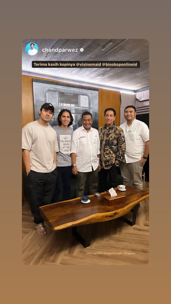 BadanIndonesia's tweet photo. Ngobrol soal film gak ada habisnya. Mulai dari bagaimana ide ditemukan hingga distribusi dan eksibisi. https://t.co/sdiPKmU2HO