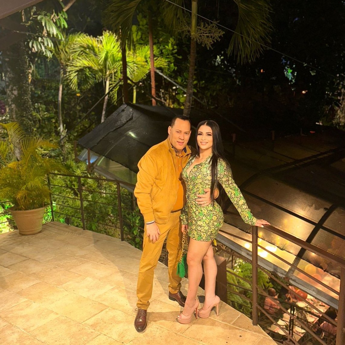 Estar enamorado es lo máximo!!!.

<a href="/penny_baez/">Penny Báez</a>
<a href="/mesondelacava/">El Meson de la Cava</a>