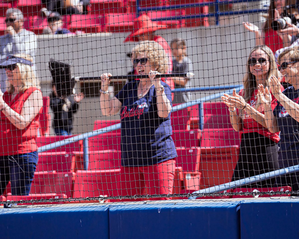 FresnoStateSB's tweet photo. 𝐆𝐫𝐚𝐧𝐝𝐦𝐚 𝐋𝐮 𝐜𝐚𝐥𝐥𝐞𝐝 𝐭𝐡𝐞 𝐒𝐖𝐄𝐄𝐏 🧹

@alyssaorr22 | #GoDogs https://t.co/7X2sqCLThq