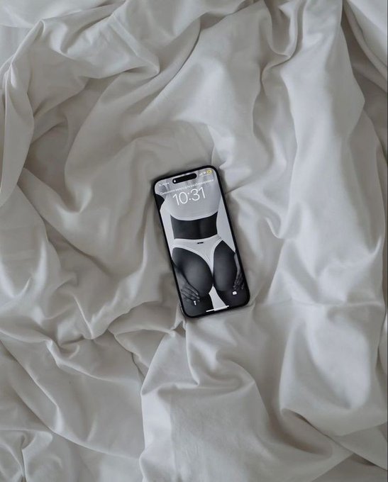 Welcome to Nana Montle...🌹🤍 💋 Moodboard w/ NM Brochure link below:  https://t.co/SlKbnyAuYC https://t