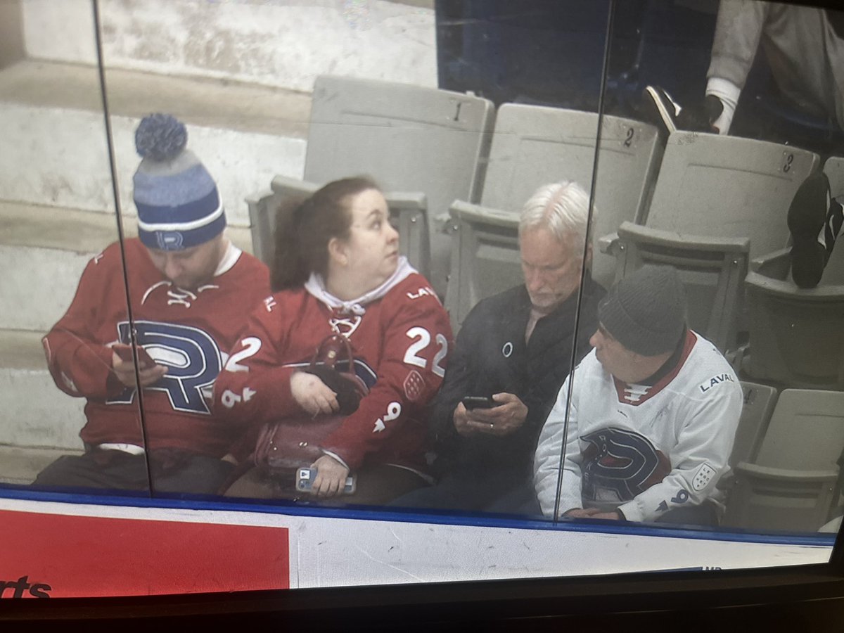 SatelliteProds's tweet photo. @NoeCloutier @RocketLaval @VDemuy @ArmadaBLB Les fans à @VDemuy https://t.co/81nwSEv0GS