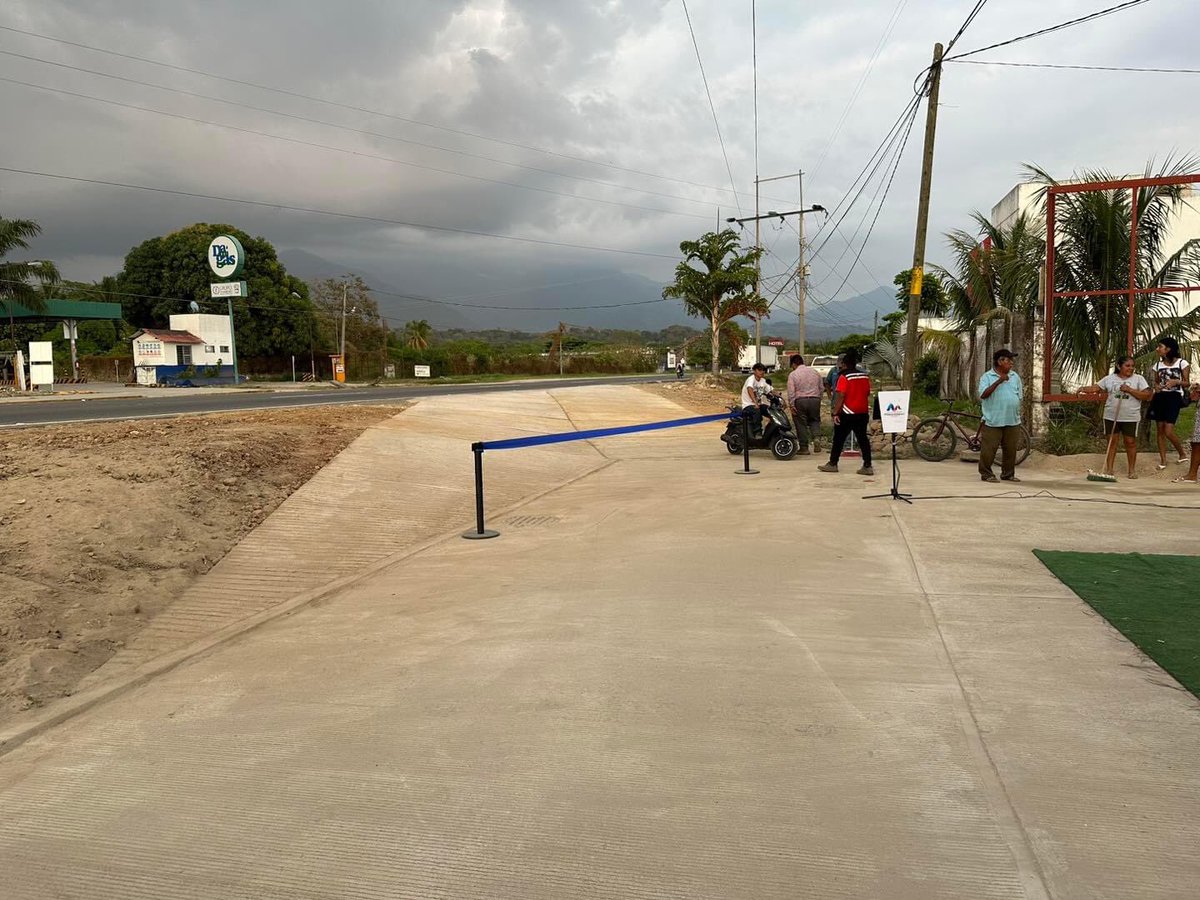 AutobusesAexa's tweet photo. Inauguración de la mejora urbana de la calle 29 Oriente en Mapastepec, en conjunto con el H. ayuntamiento municipal de Mapastepec, Chiapas.

#orgullosodemisraices https://t.co/53vWjHvXtQ