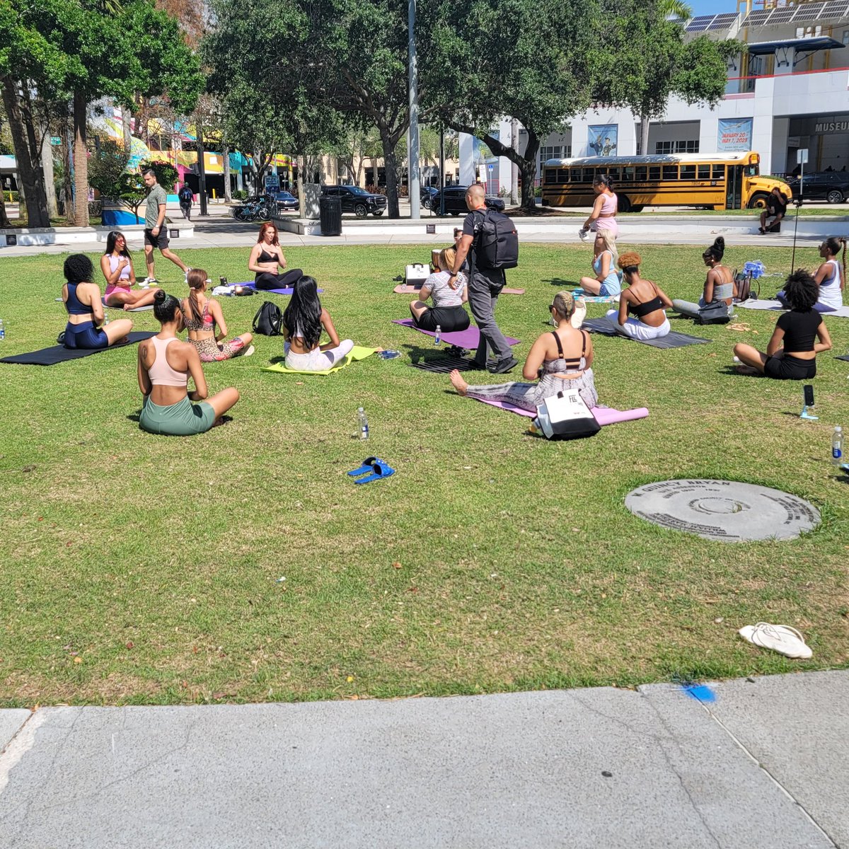 Nile_Fortner's tweet photo. #FortLauderdaleFashionWeek #Model + Media Day where #Models prepare for #FLLFWEEK & meet media such as #photographers, etc. Met some new people, & they also did @FTLCityNews #Yoga
#FLLFW #FLLWMagazine #FTL #SouthFlorida #Modeling #HistoryFortLauderdale #227Agency #Fashion #Style https://t.co/H6FhvJG3eI