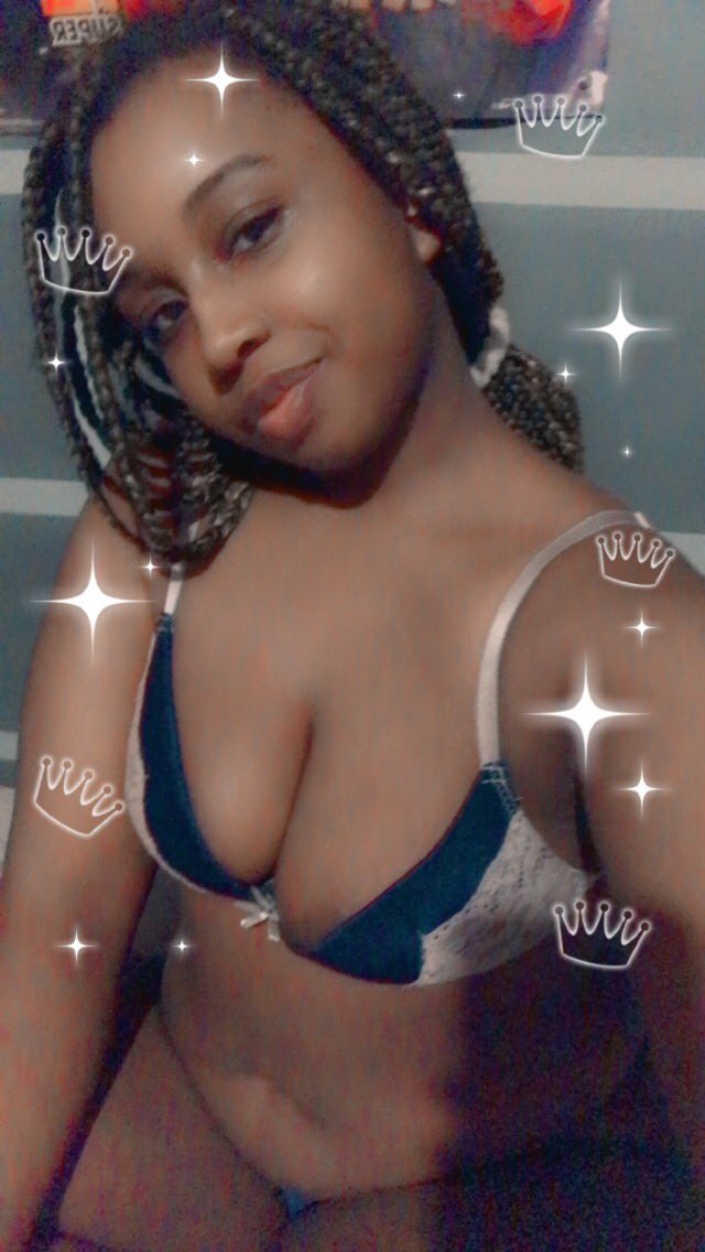THICCKNESS13's tweet photo. 😝 https://t.co/aJBHg0zn7i