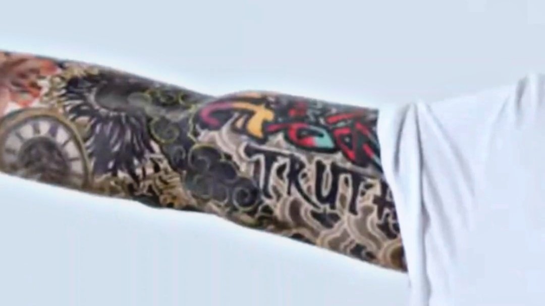 archivesofkook's tweet image. im a big fan of jungkook&apos;s tattoo sleeve.