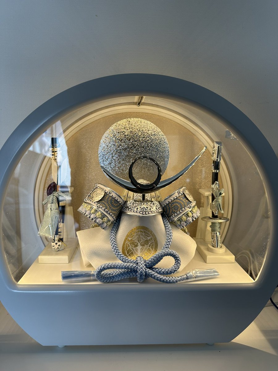 marunouchinomo's tweet image. 五月人形を買ったので、テープライトで少しだけ改造してみた。
#premo #上杉謙信