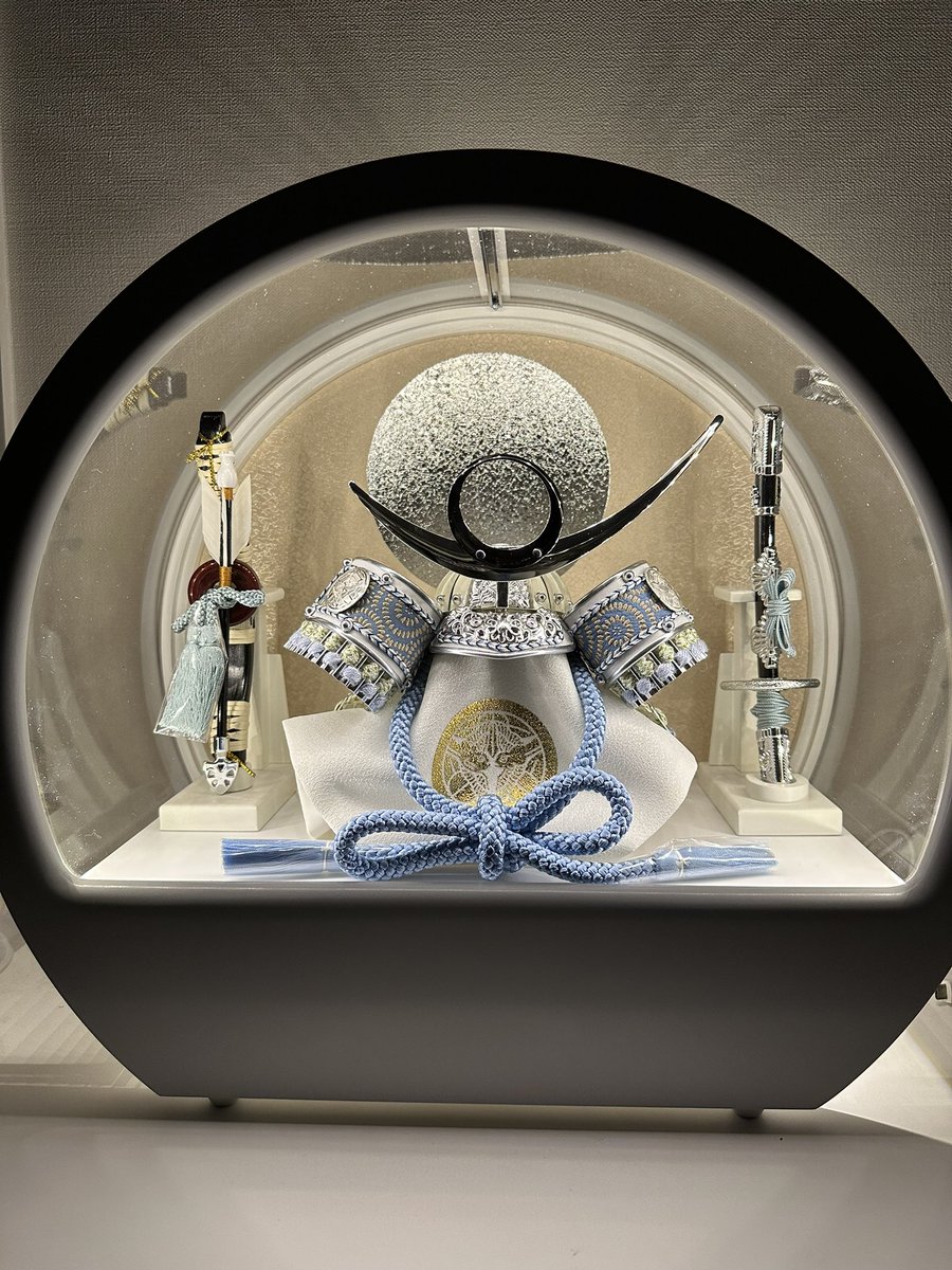 marunouchinomo's tweet image. 五月人形を買ったので、テープライトで少しだけ改造してみた。
#premo #上杉謙信