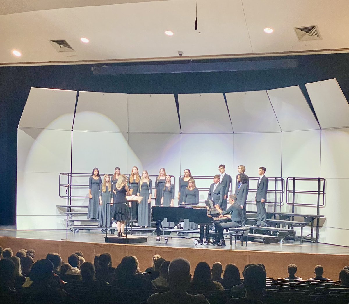 michaelRmoss's tweet photo. An amazing Spring Concert by our BVN Choir students https://t.co/m4mUgnXeiM